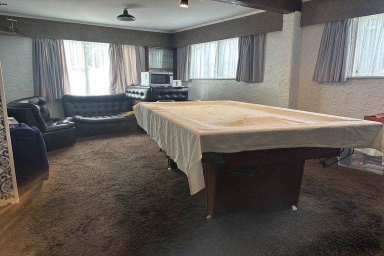 Photo of property in 18 Lyndhurst Road, Te Atatu South, Auckland, 0610