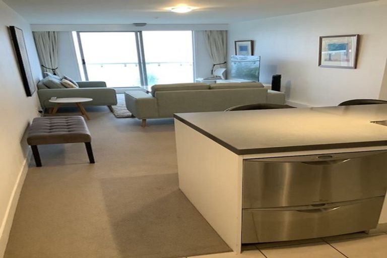 Photo of property in The Capital, 14/370 Oriental Parade, Oriental Bay, Wellington, 6011