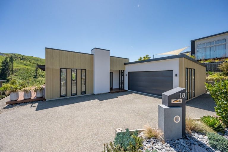 Photo of property in 18 Hill Tops Way, Stoke, Nelson, 7011