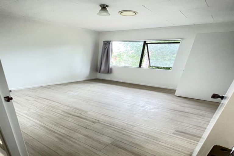 Photo of property in 2/21 Walnut Lane, Browns Bay, Auckland, 0630