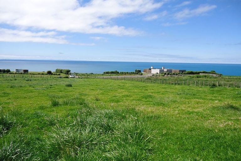 Photo of property in 32 Avon Drive, Mahia, 4198