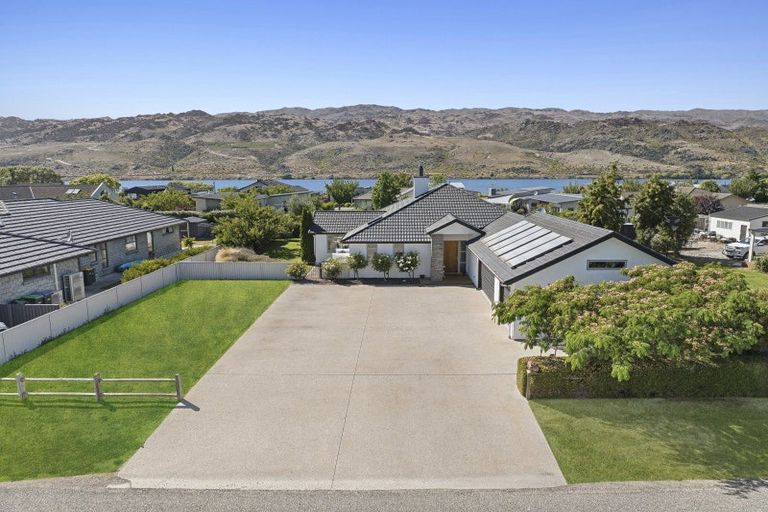 Photo of property in 22 Ethereal Crescent, Mount Pisa, Cromwell, 9383