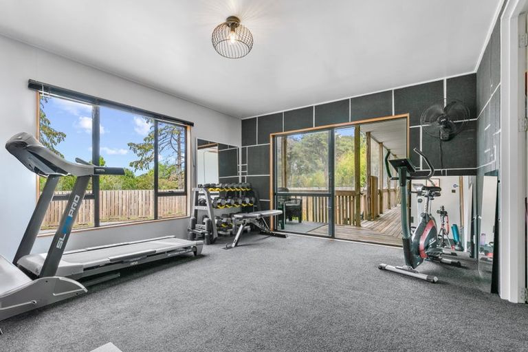 Photo of property in 2a Parklands Avenue, Swanson, Auckland, 0612