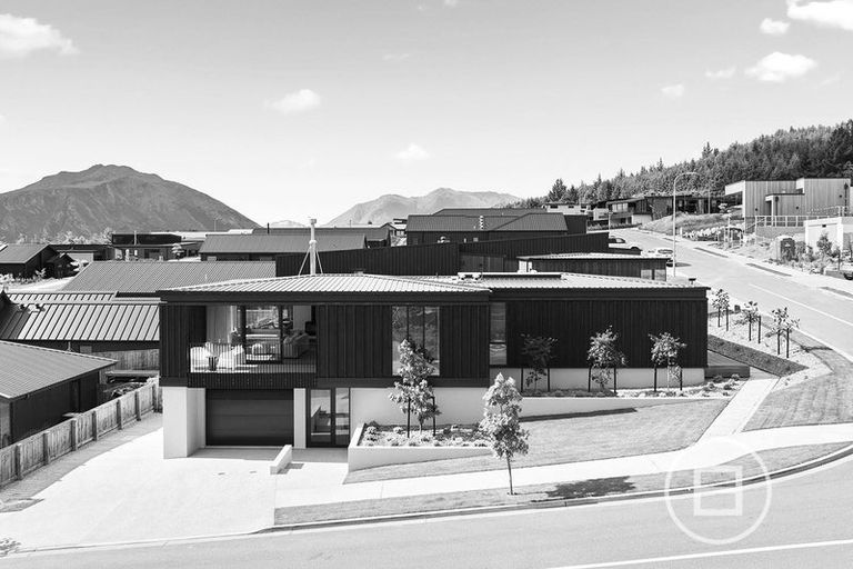 Photo of property in 98 Mills Road, Wanaka, 9305