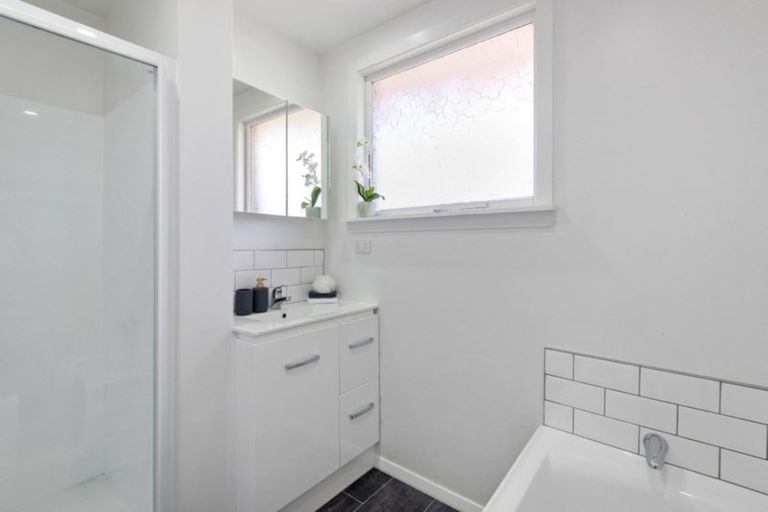 Photo of property in 16 Clipper Place, Redwood, Christchurch, 8051