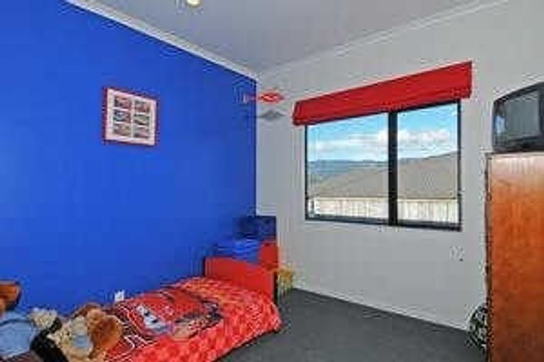 Photo of property in 9a Ormrod Grove, Riverstone Terraces, Upper Hutt, 5018