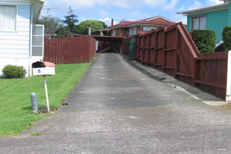 Photo of property in 5 Caringbah Drive, Papatoetoe, Auckland, 2025
