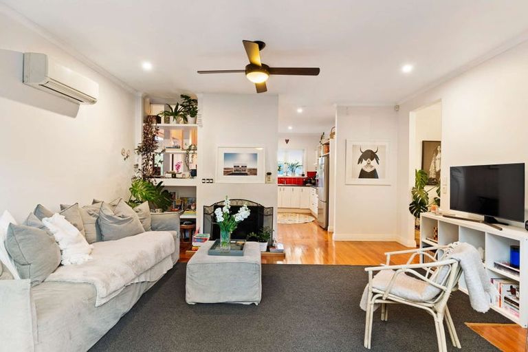 Photo of property in 261 Lake Road, Belmont, Auckland, 0622