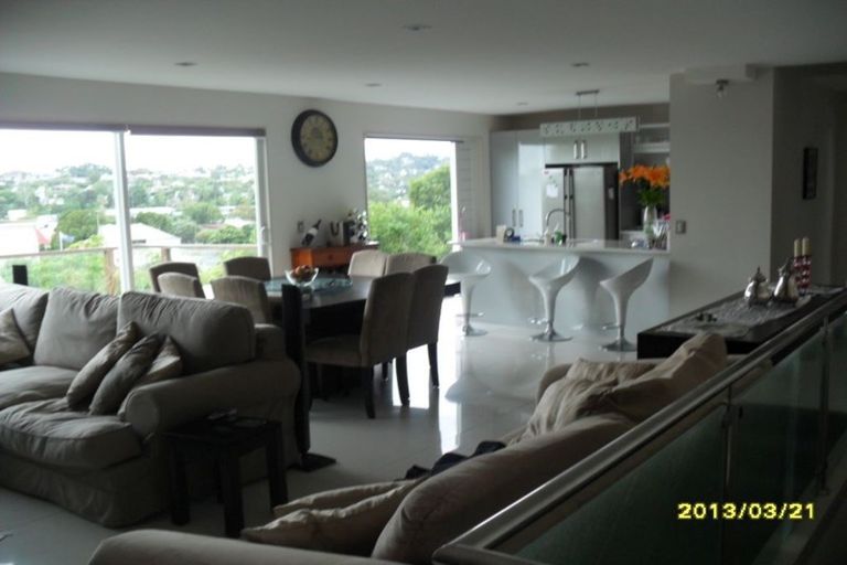 Photo of property in 1 Paterson Mews, Browns Bay, Auckland, 0630