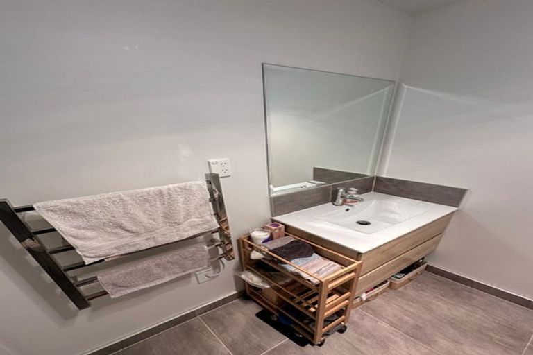 Photo of property in 1d Tarras Road, Kumeu, 0810