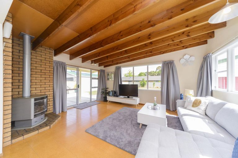 Photo of property in 17 Keeling Street, West End, Palmerston North, 4412