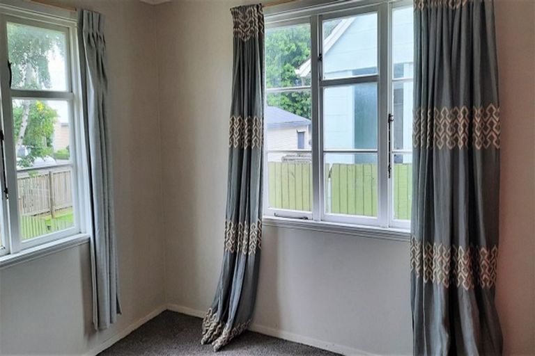 Photo of property in 184 Langdons Road, Northcote, Christchurch, 8052