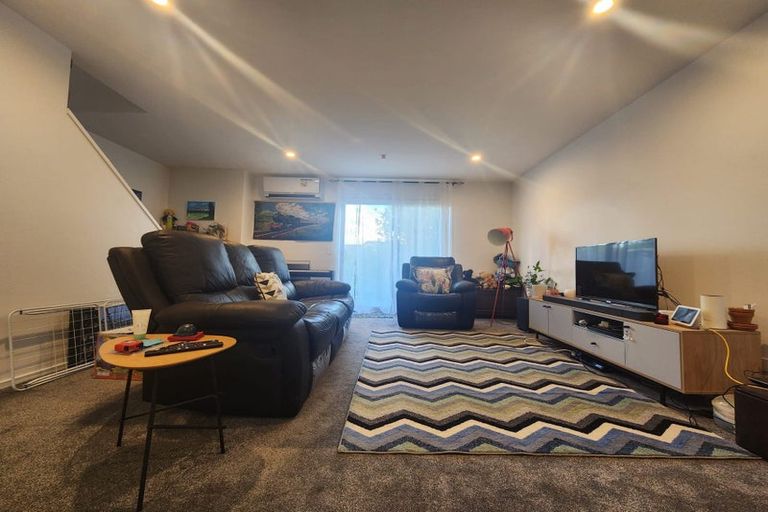 Photo of property in 52d Vodanovich Road, Te Atatu South, Auckland, 0610