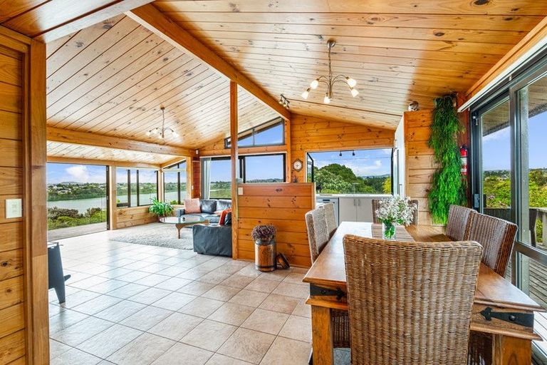 Photo of property in 143 West Harbour Drive, West Harbour, Auckland, 0618