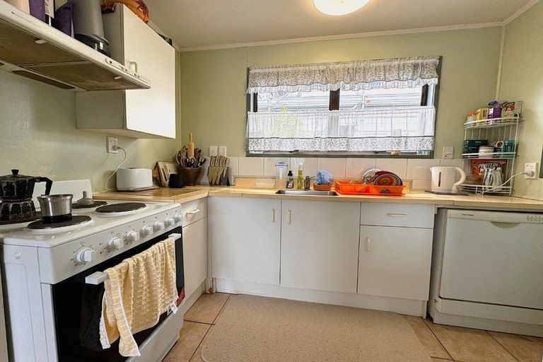 Photo of property in 3 Benita Place, Sunnyvale, Auckland, 0612