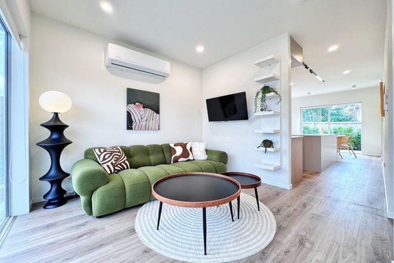 Photo of property in 6b Law Street, Torbay, Auckland, 0630