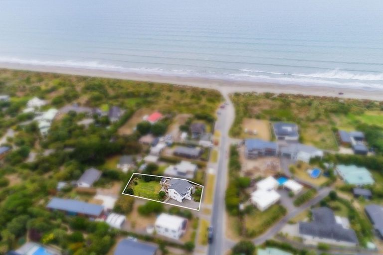 Photo of property in 279 Peka Peka Road, Peka Peka, Waikanae, 5391