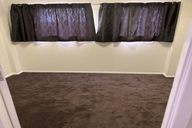 Photo of property in 112 Marne Road, Papakura, 2110