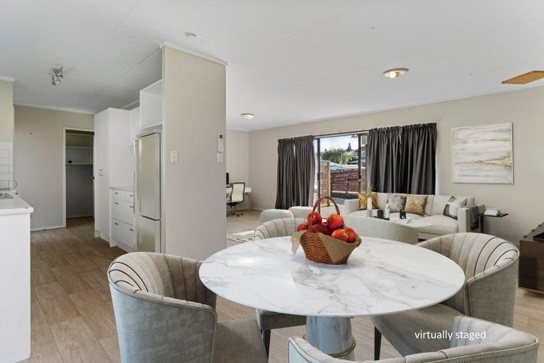 Photo of property in 12 Pokapu Place, Bethlehem, Tauranga, 3110