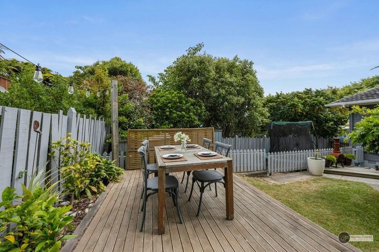 Photo of property in 208b Major Drive, Kelson, Lower Hutt, 5010