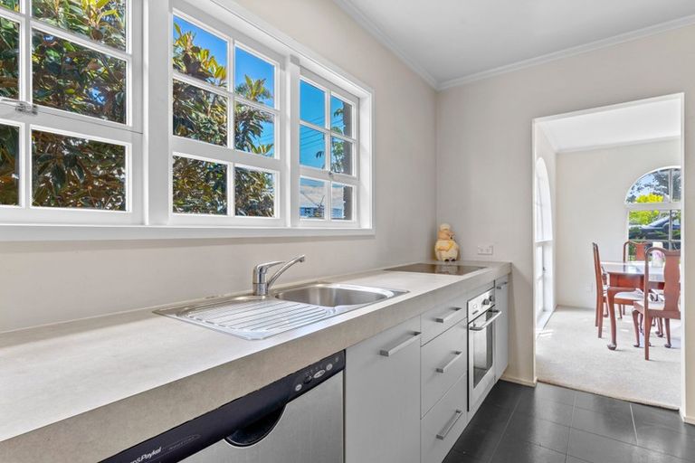 Photo of property in 1/17 Craig Road, Milford, Auckland, 0620