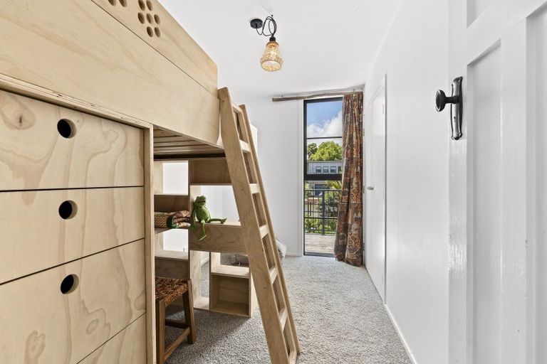 Photo of property in 18-22 Dixon Street, Oakura, 4314