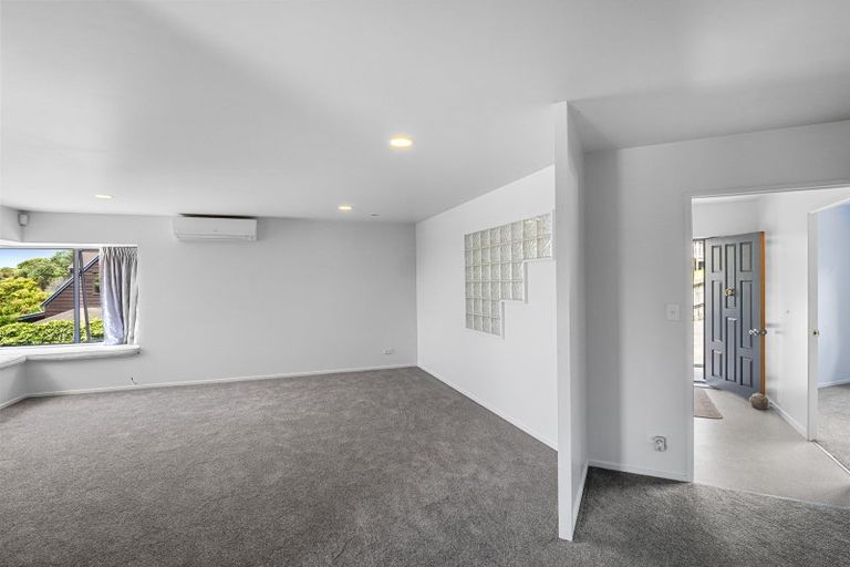 Photo of property in 1/311 Glenfield Road, Glenfield, Auckland, 0629