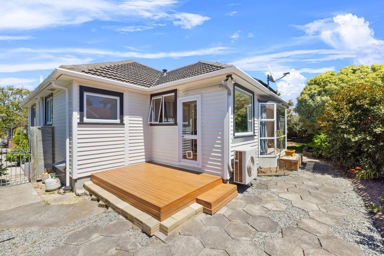 Photo of property in 74 Bowhill Road, New Brighton, Christchurch, 8083