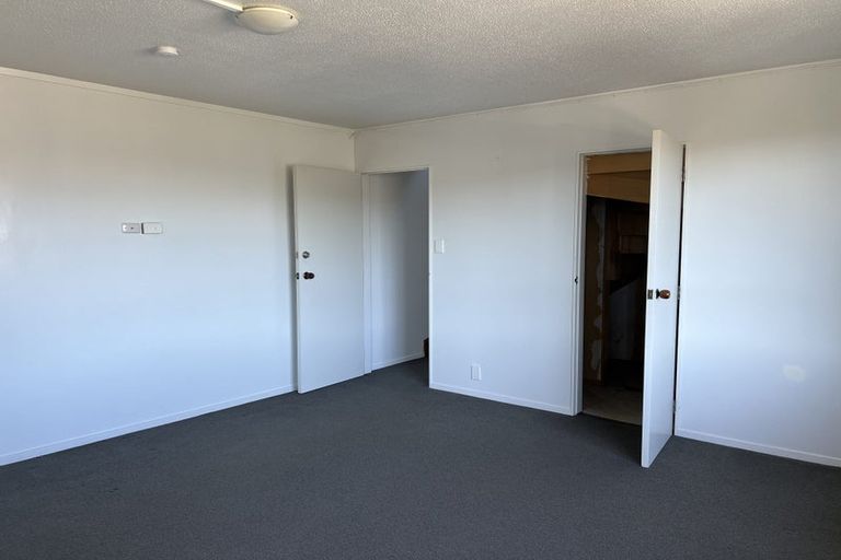 Photo of property in 27b Dominica Crescent, Grenada Village, Wellington, 6037