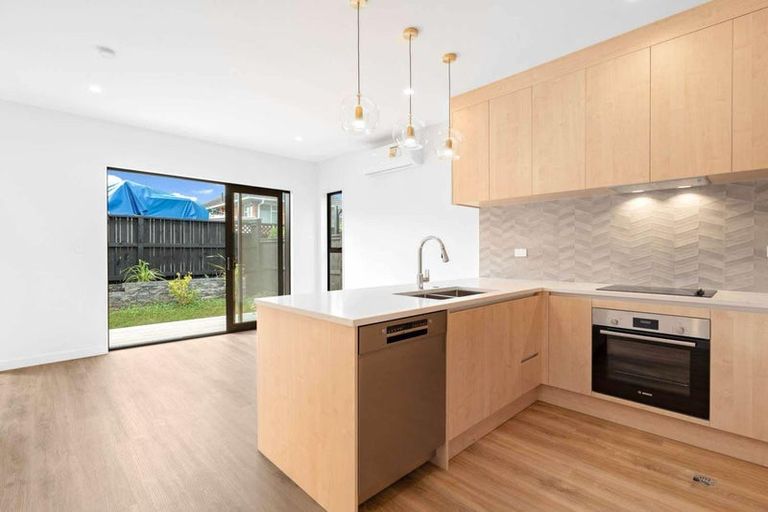 Photo of property in 5c Poto Street, Te Atatu South, Auckland, 0610