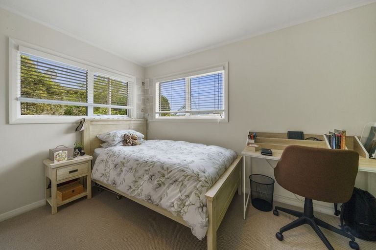 Photo of property in 7 Saint Johns Terrace, Tawa, Wellington, 5028
