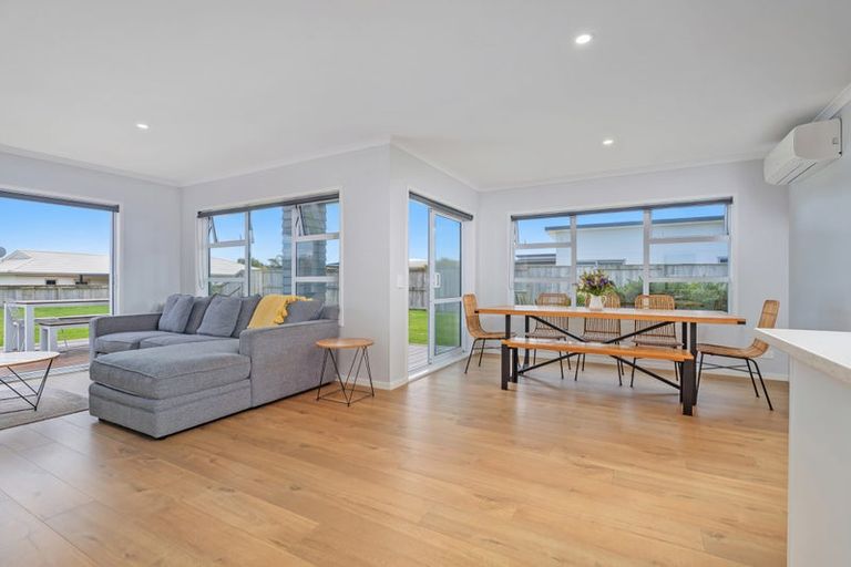 Photo of property in 8 Navigation Drive, Cooks Beach, Whitianga, 3591