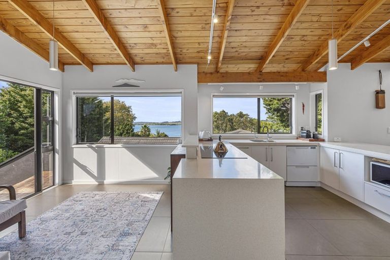 Photo of property in 188 Sandspit Road, Shelly Park, Auckland, 2014