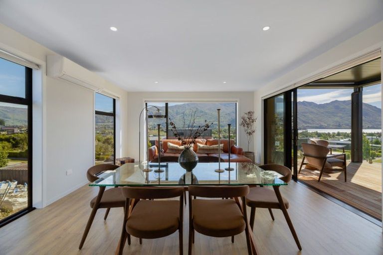 Photo of property in 34 Kirimoko Crescent, Wanaka, 9305