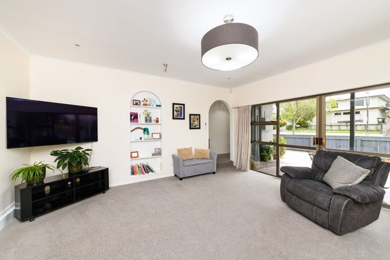 Photo of property in 14 Snowdon Avenue, Terrace End, Palmerston North, 4410