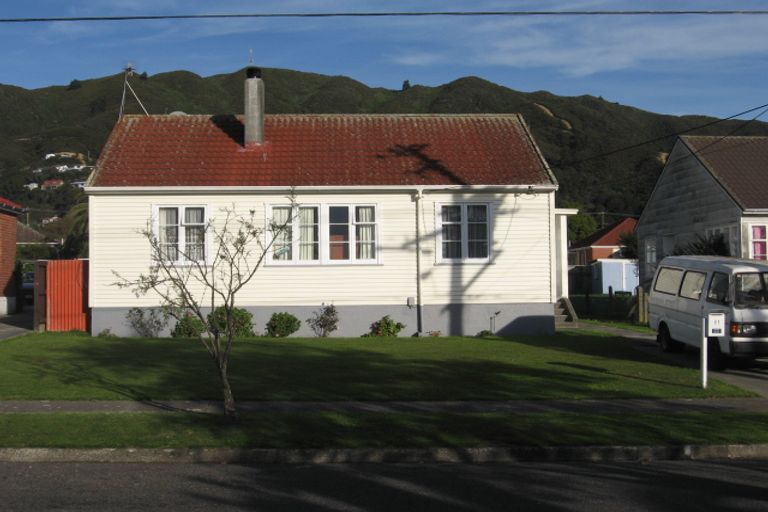 Photo of property in 11 Collett Street, Naenae, Lower Hutt, 5011