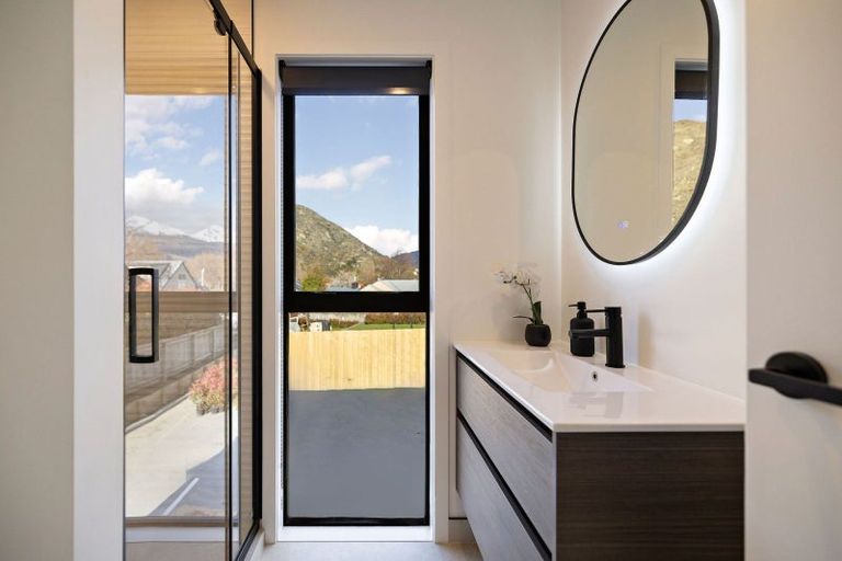 Photo of property in 9 Juniper Place, Frankton, Queenstown, 9300