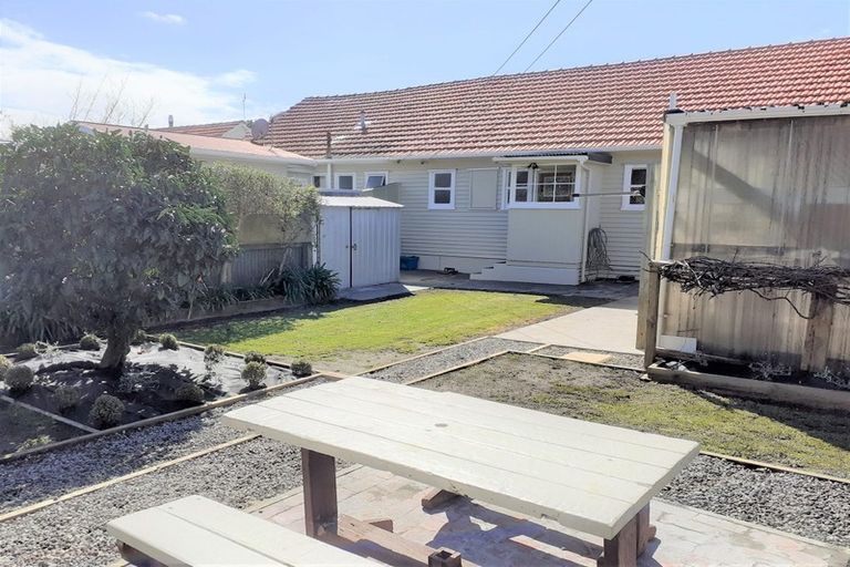 Photo of property in 14 Clinton Street, Fitzroy, New Plymouth, 4312