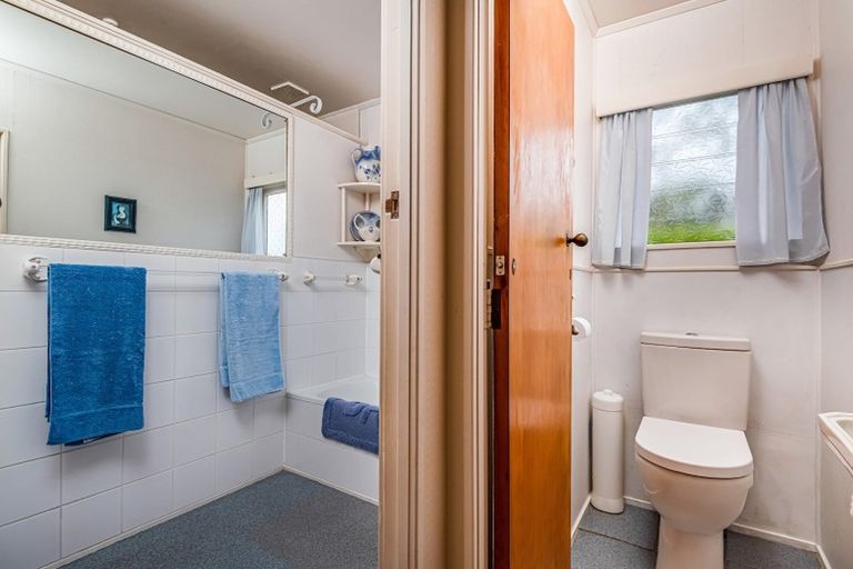 Photo of property in 9 Catalina Crescent, Forrest Hill, Auckland, 0620