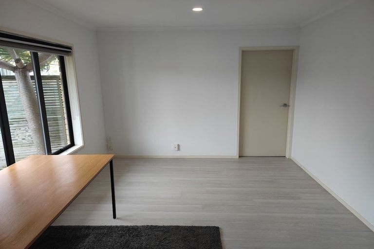 Photo of property in 3/20 The Avenue, Albany, Auckland, 0632