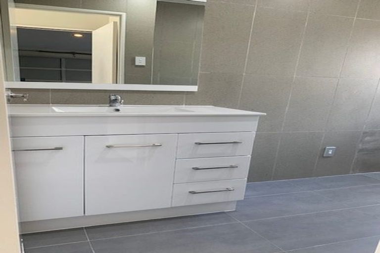 Photo of property in 22 Stamford Crescent, Flat Bush, Auckland, 2019