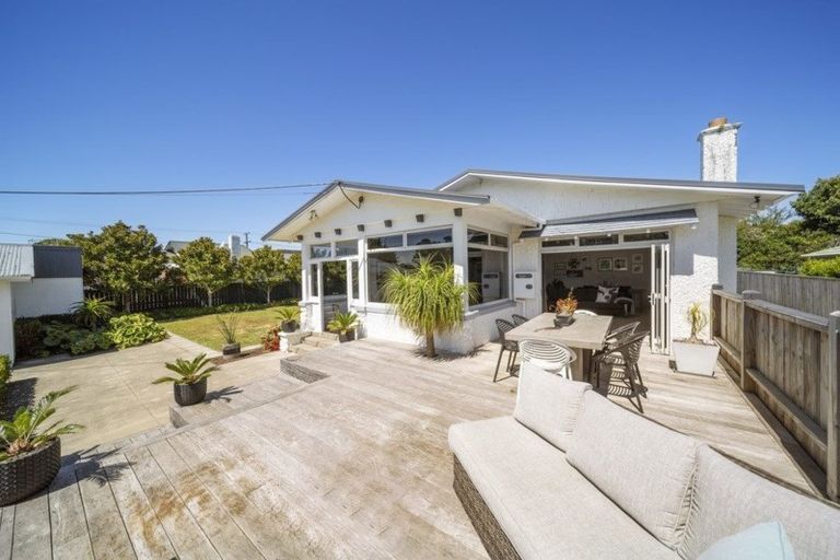 Photo of property in 5 Dorset Avenue, Westown, New Plymouth, 4310