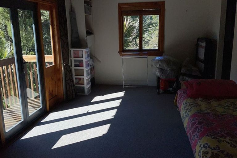 Photo of property in 9 Tawini Road, Titirangi, Auckland, 0604