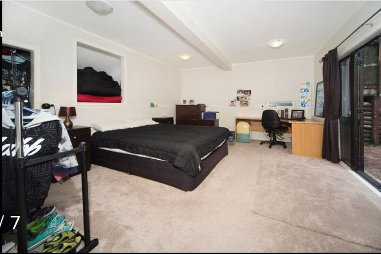 Photo of property in 156 Lynn Road, Bayview, Auckland, 0629