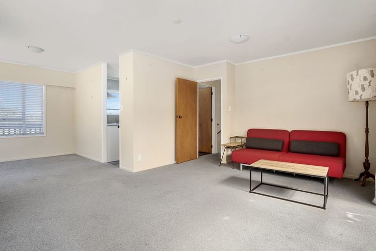 Photo of property in 9 Simon Ellice Drive, Bayview, Auckland, 0629
