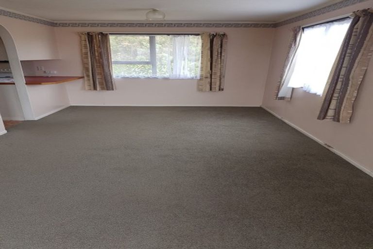 Photo of property in 20 Rice Crescent, Newlands, Wellington, 6037