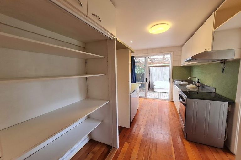 Photo of property in 43 Pitcairn Crescent, Bryndwr, Christchurch, 8053