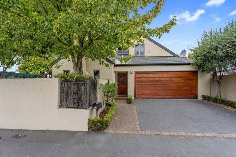 Photo of property in 124 Springfield Road, St Albans, Christchurch, 8014