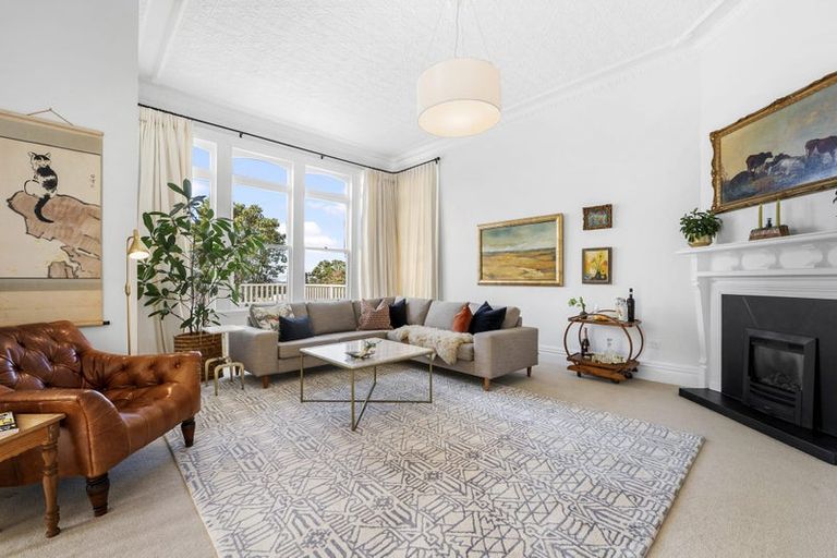 Photo of property in 18 Central Terrace, Kelburn, Wellington, 6012