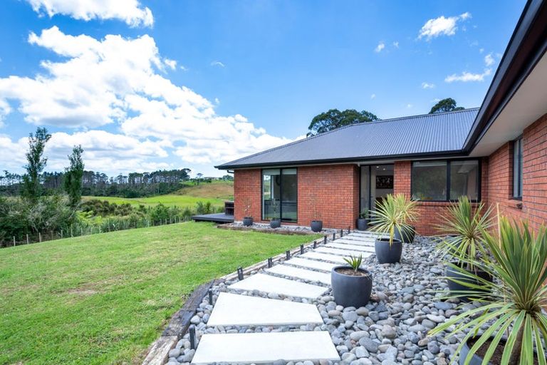 Photo of property in 225d Amreins Road, Taupaki, 0782